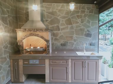 барбекю из камня для дачи