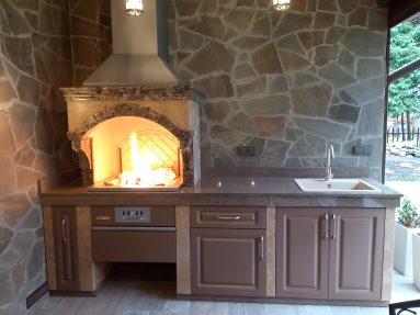 барбекю из камня для дачи